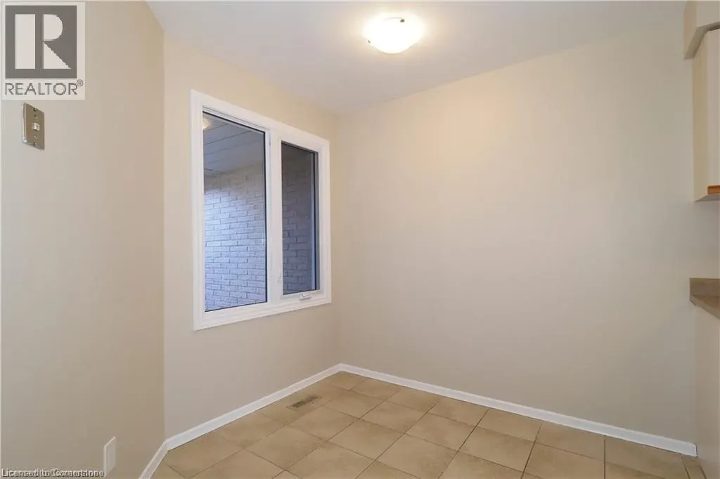 395 KINGSCOURT Drive Unit# 2, #2