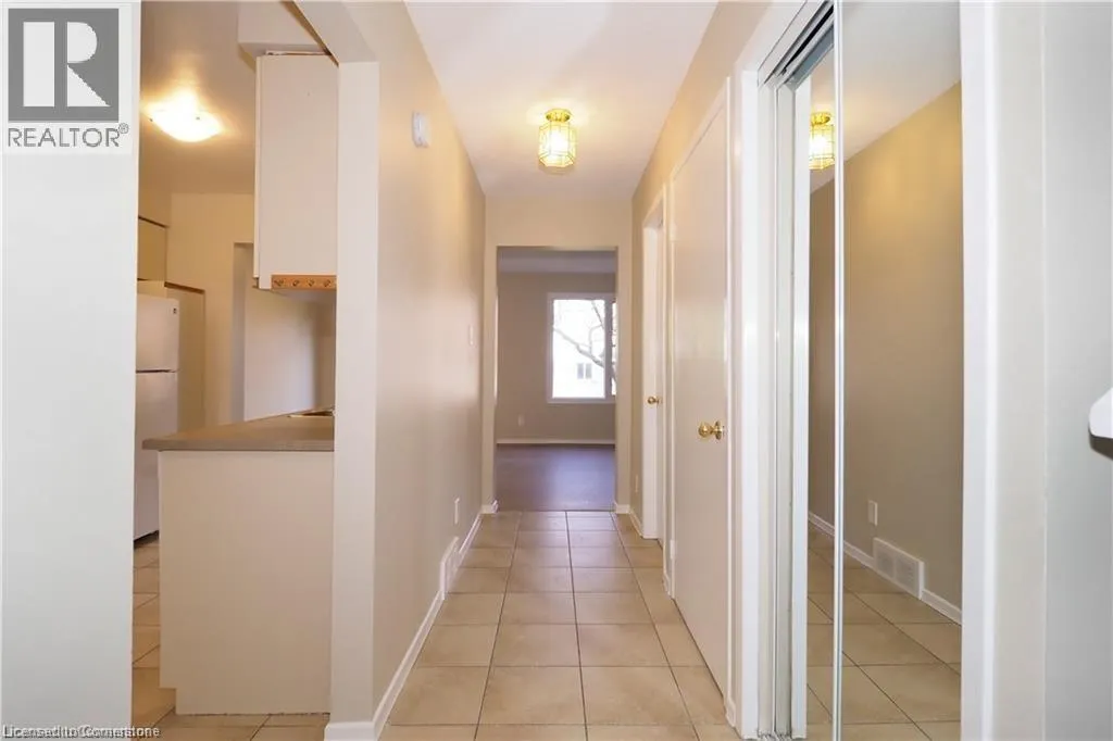 395 KINGSCOURT Drive Unit# 2, #2