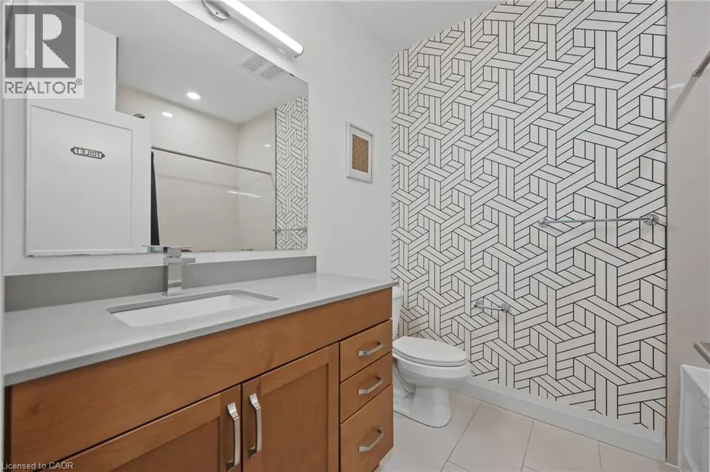 399 QUEEN Street S Unit# 202, #202