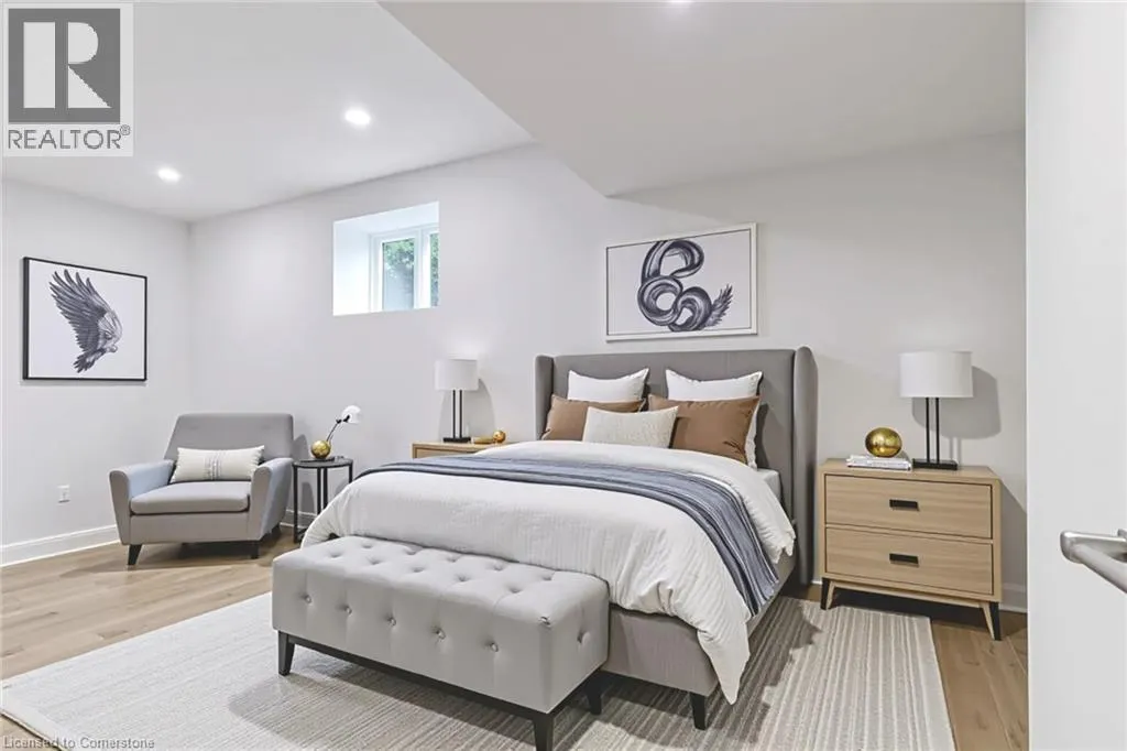 63 FERNWOOD Crescent