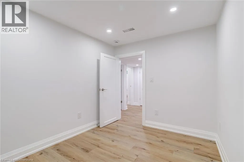 63 FERNWOOD Crescent