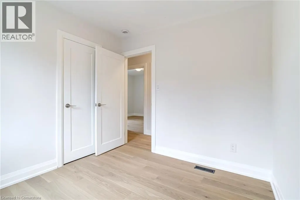 63 FERNWOOD Crescent