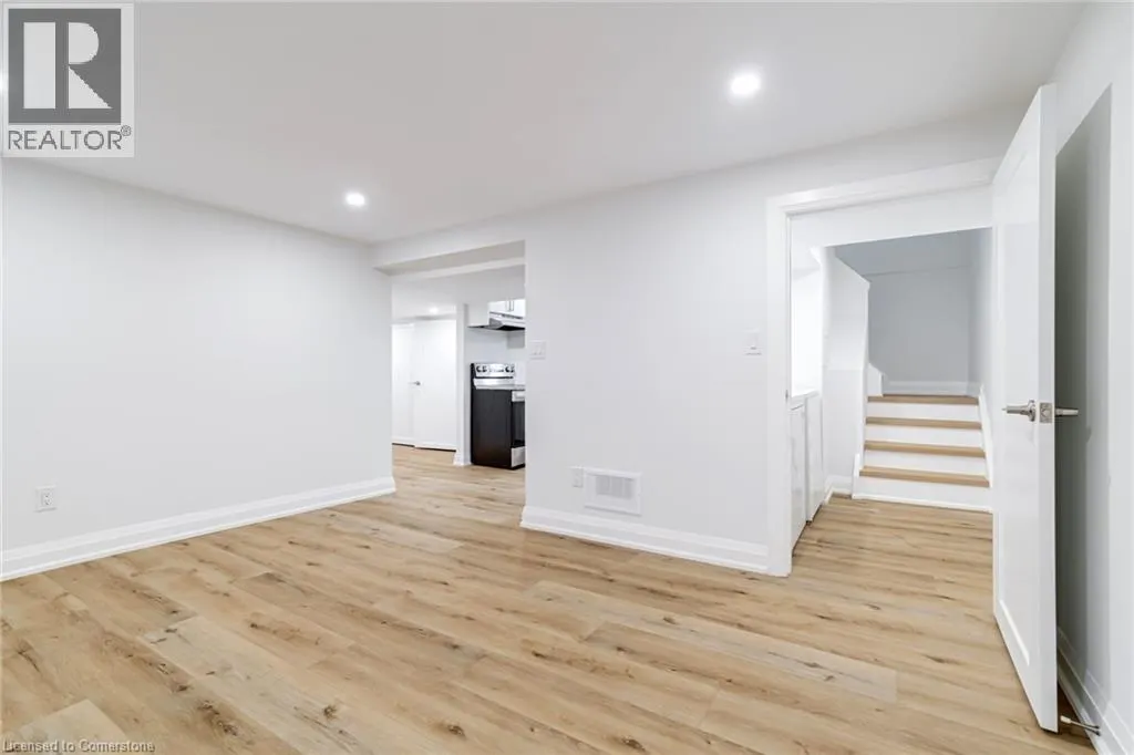 63 FERNWOOD Crescent