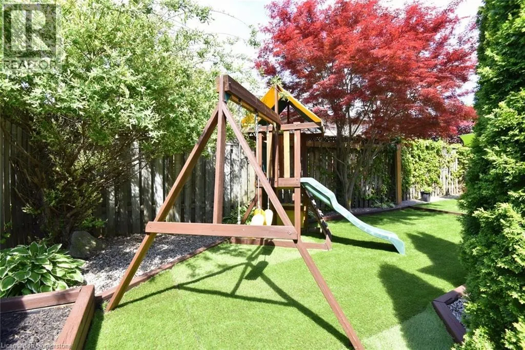 210 CLAUDETTE Gate