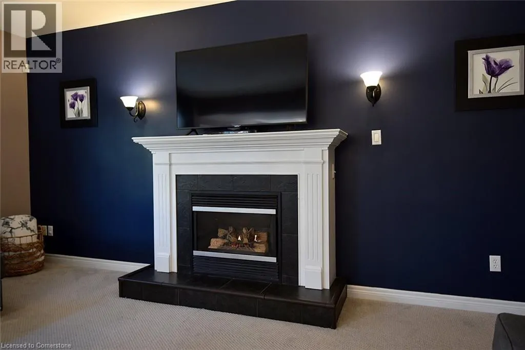 210 CLAUDETTE Gate