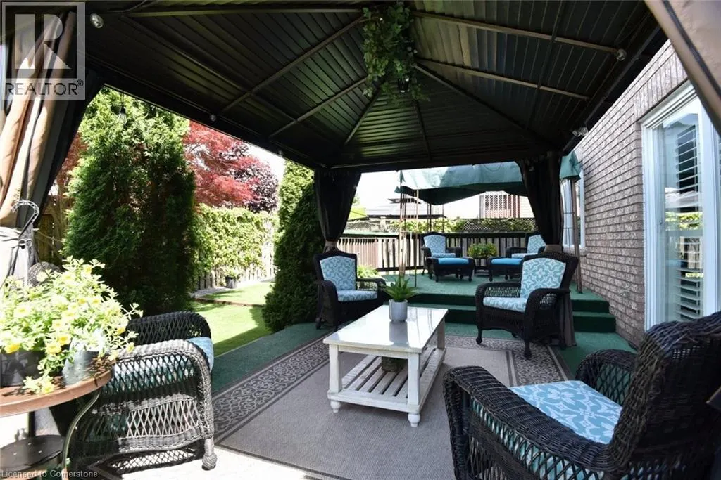 210 CLAUDETTE Gate