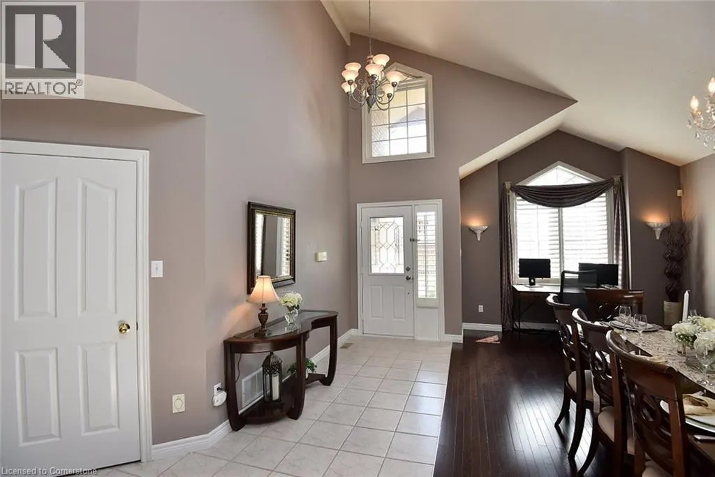 210 CLAUDETTE Gate