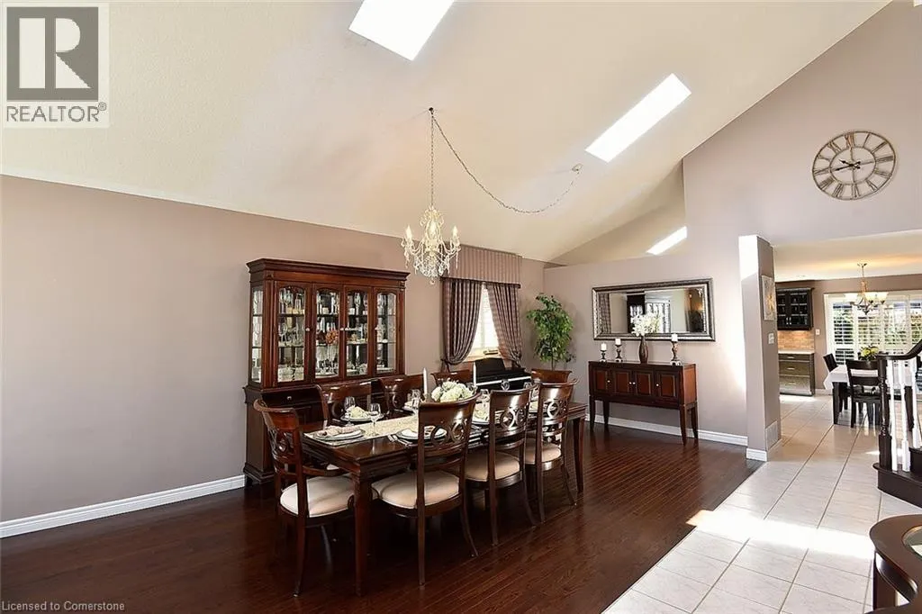 210 CLAUDETTE Gate