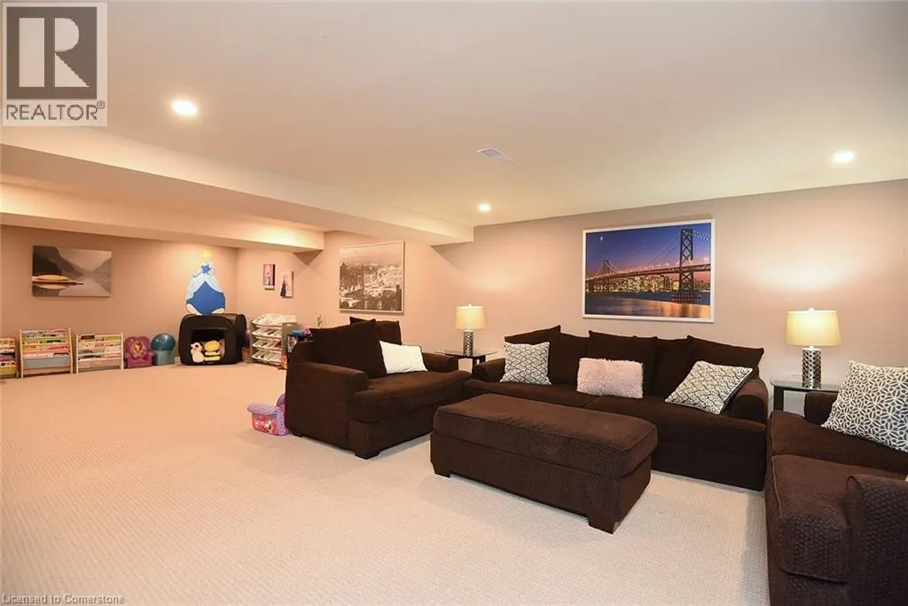 210 CLAUDETTE Gate