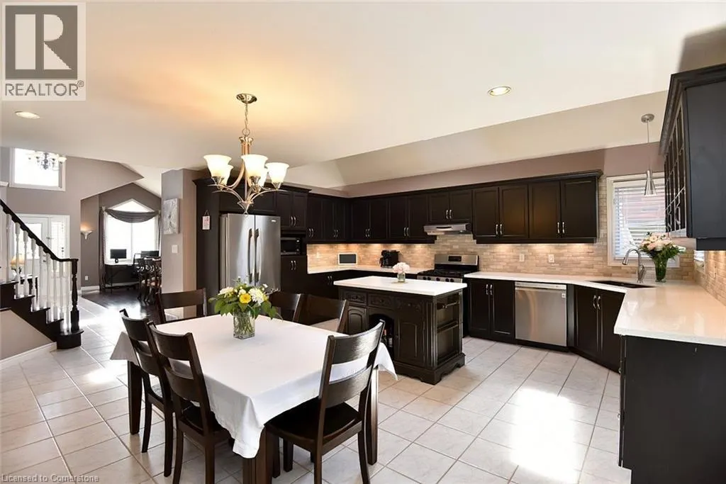 210 CLAUDETTE Gate