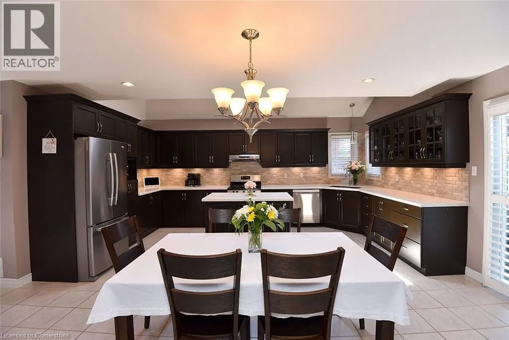 210 CLAUDETTE Gate