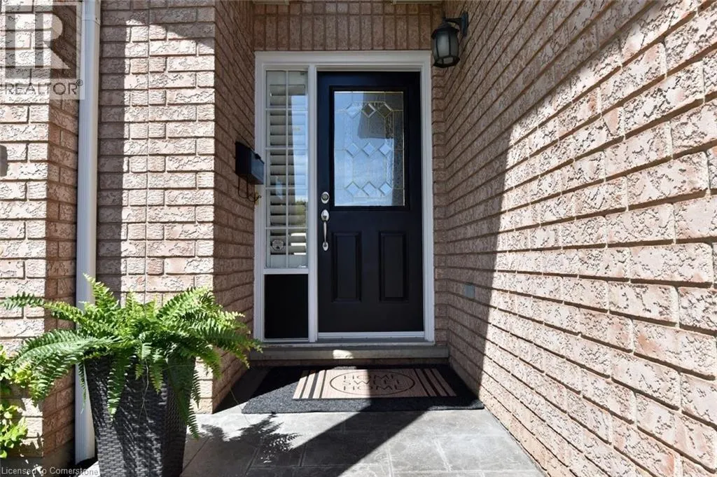 210 CLAUDETTE Gate