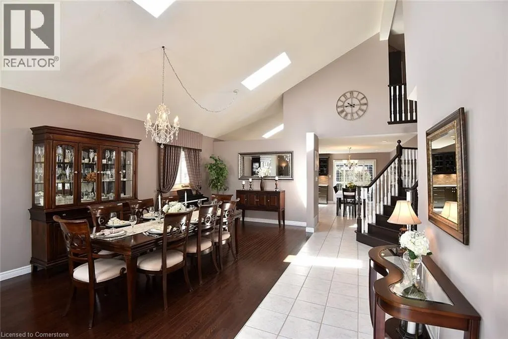 210 CLAUDETTE Gate