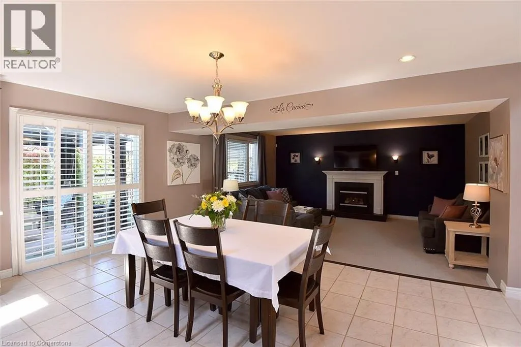 210 CLAUDETTE Gate