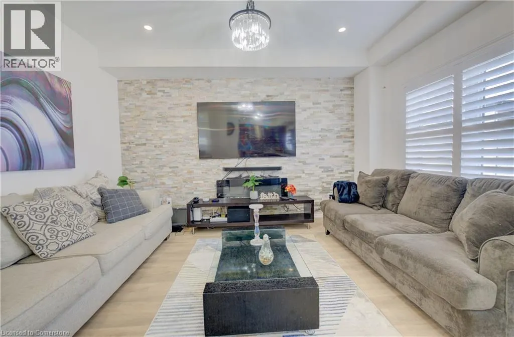 8 WHITTON DRIVE