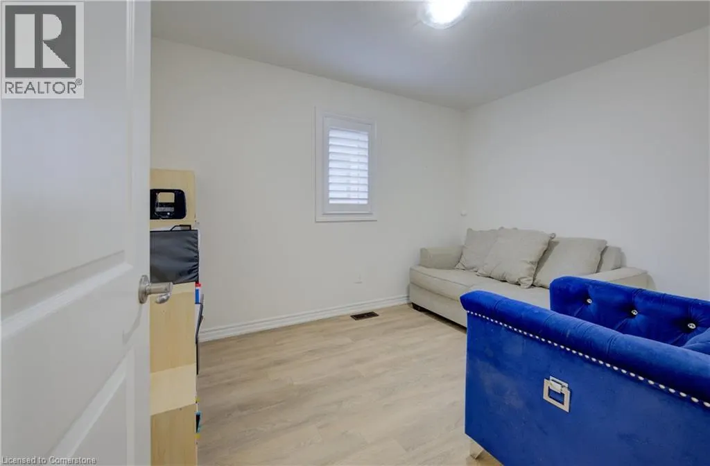 8 WHITTON DRIVE