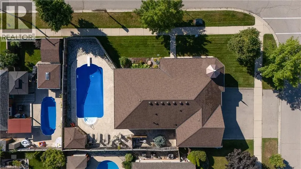 44 IRONGATE Drive