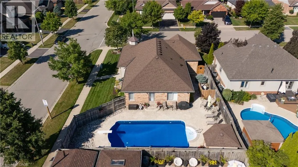 44 IRONGATE Drive