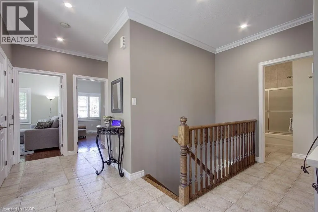 44 IRONGATE Drive