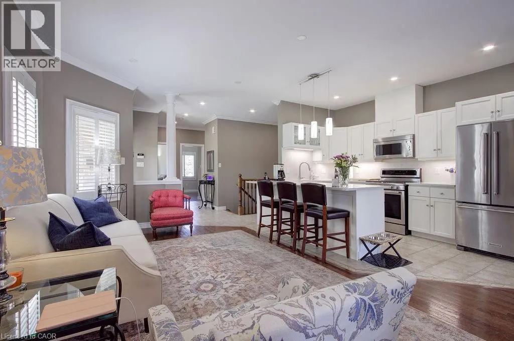 44 IRONGATE Drive