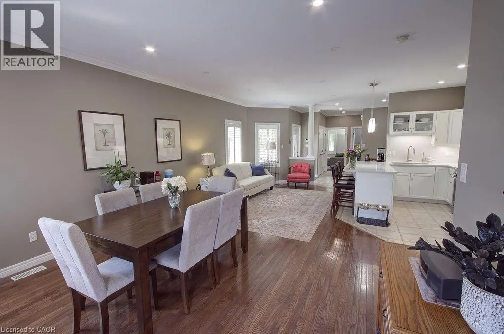 44 IRONGATE Drive