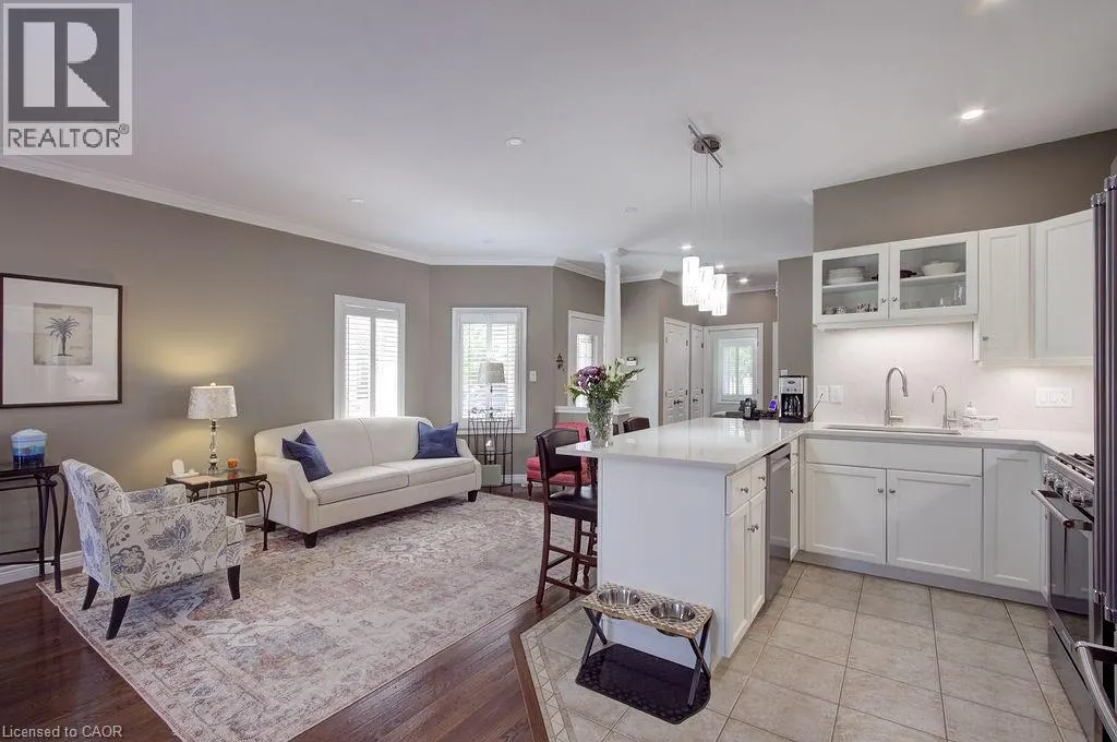 44 IRONGATE Drive