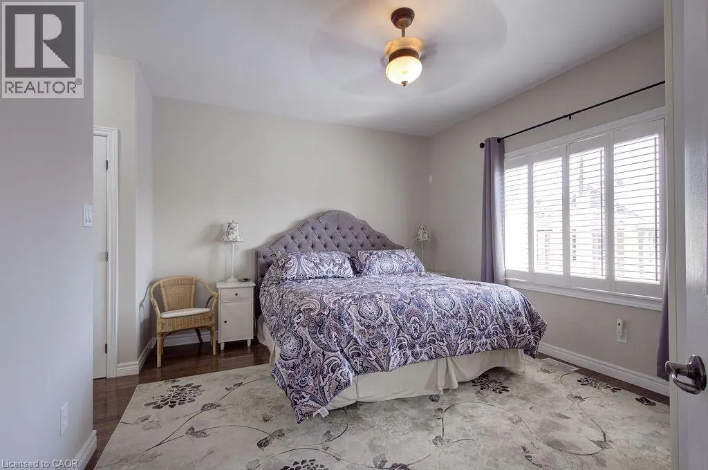 44 IRONGATE Drive
