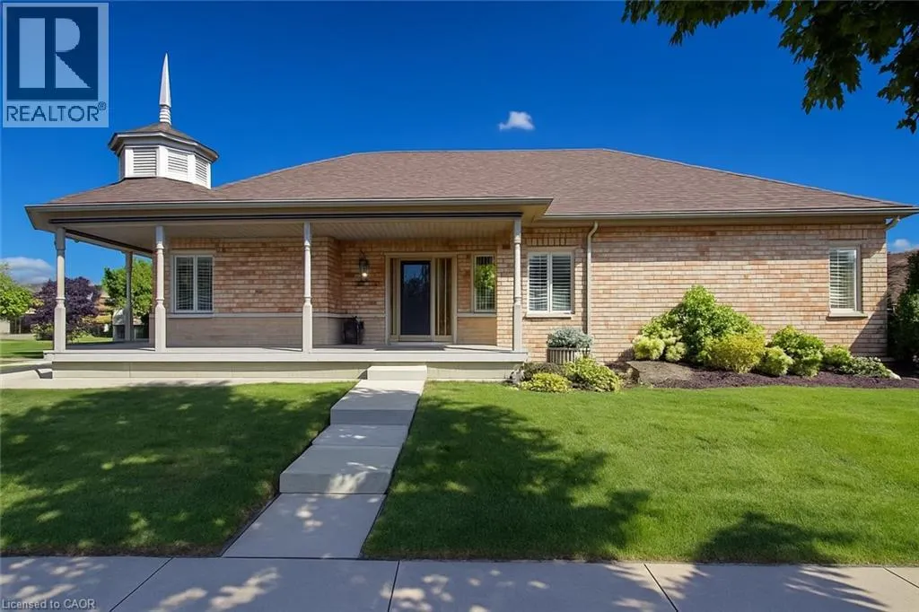 44 IRONGATE Drive