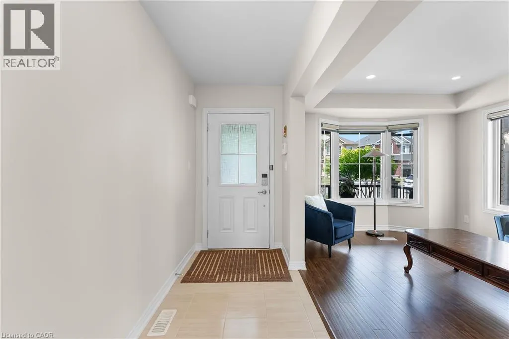 10 RILEY Avenue