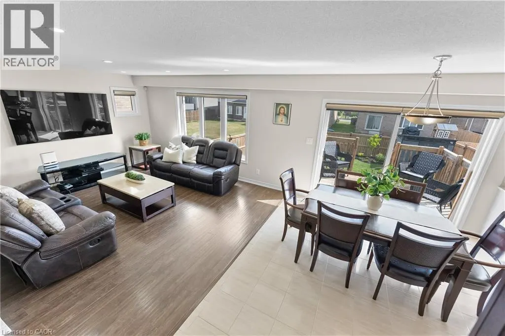 10 RILEY Avenue