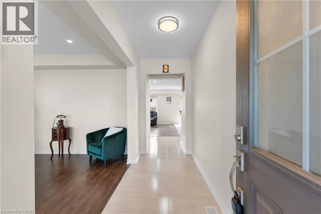 10 RILEY Avenue