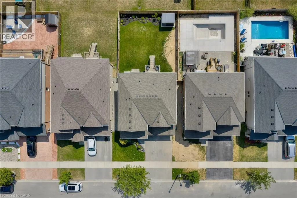10 RILEY Avenue