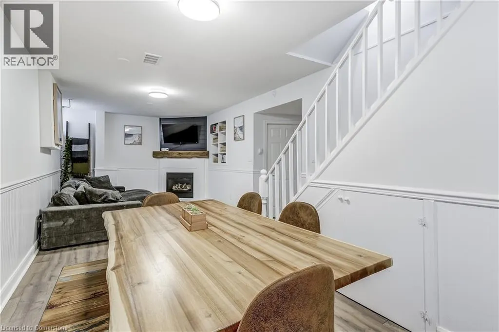 189 EAST 19TH Street