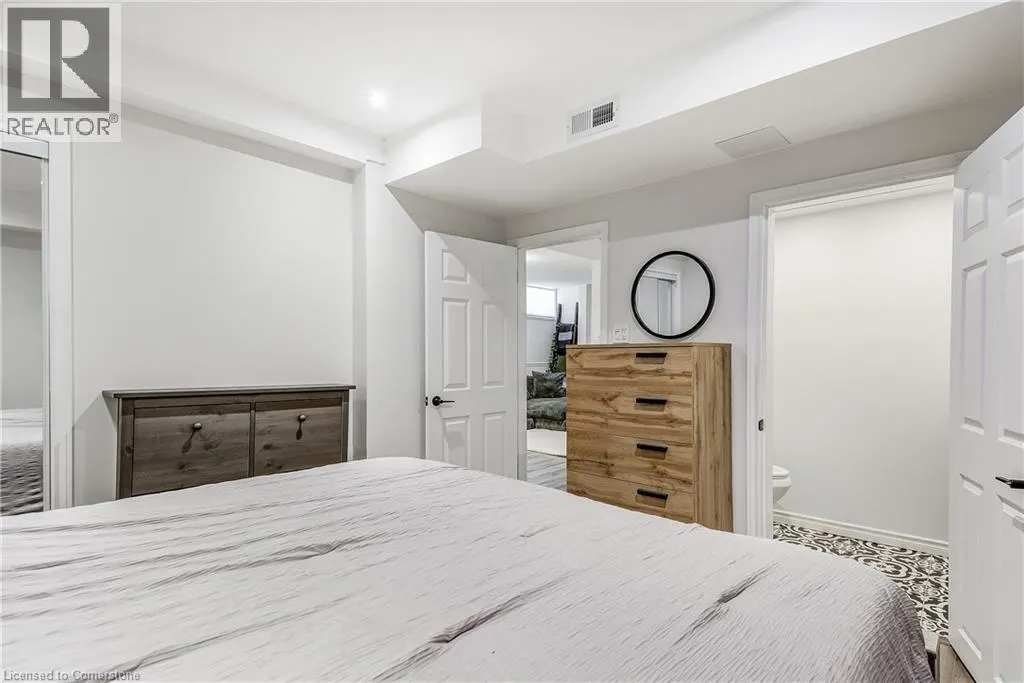 189 EAST 19TH Street