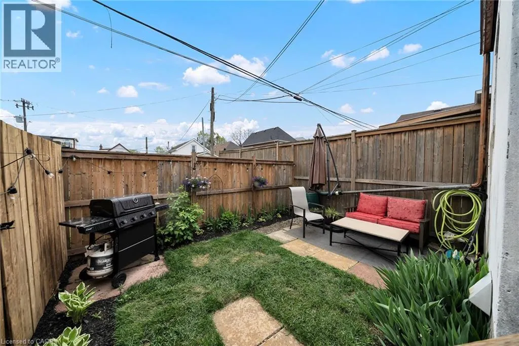 92 GLENDALE Avenue N