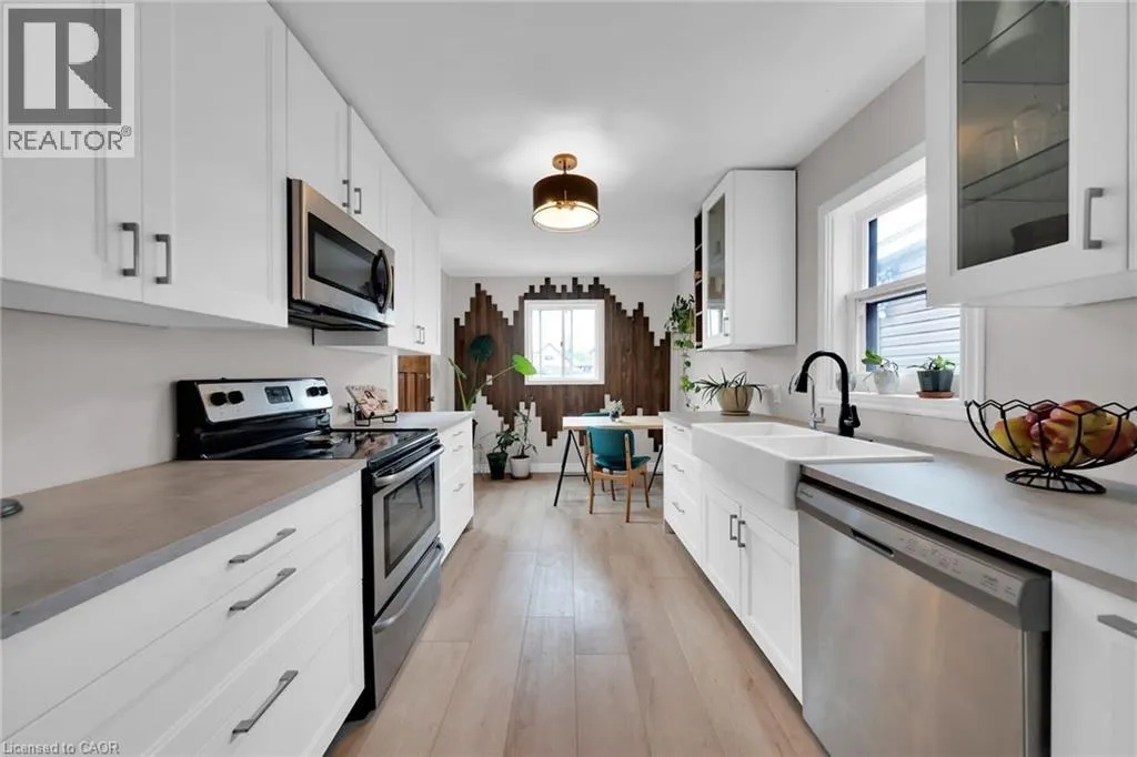 92 GLENDALE Avenue N