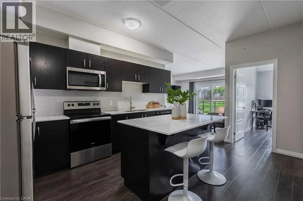 35 KINGSBURY Square Unit# 202, #202