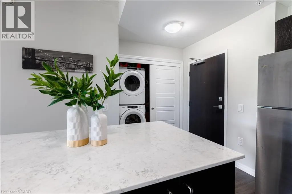 35 KINGSBURY Square Unit# 202, #202