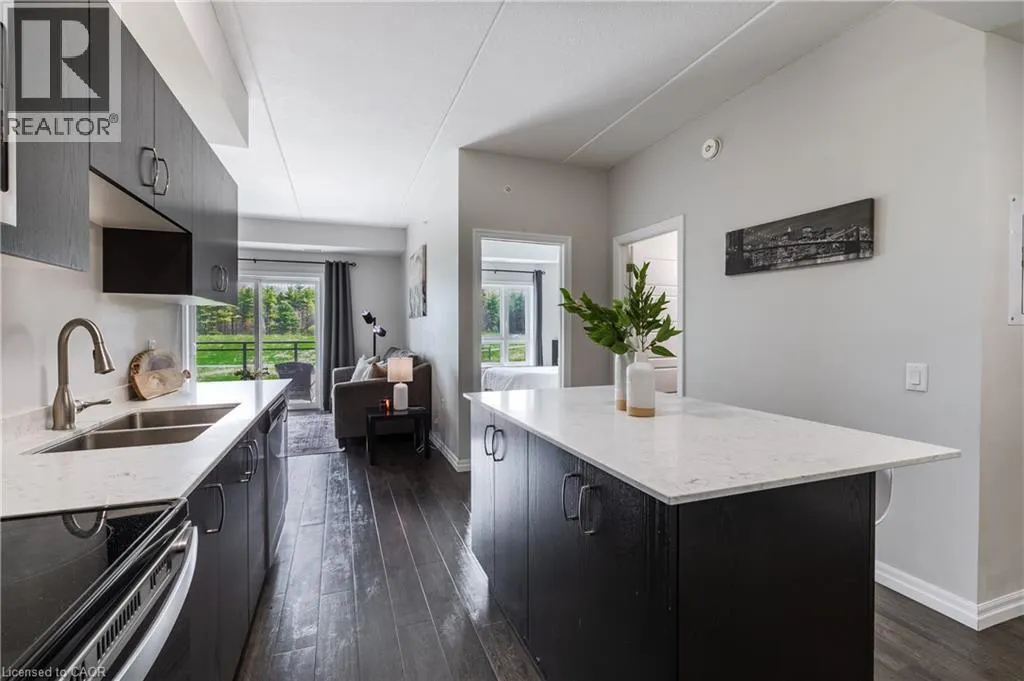 35 KINGSBURY Square Unit# 202, #202