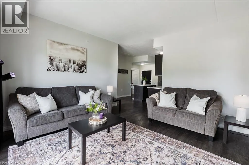 35 KINGSBURY Square Unit# 202, #202