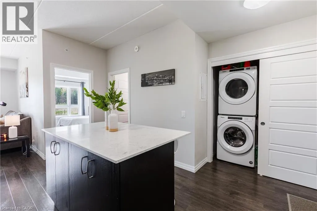 35 KINGSBURY Square Unit# 202, #202