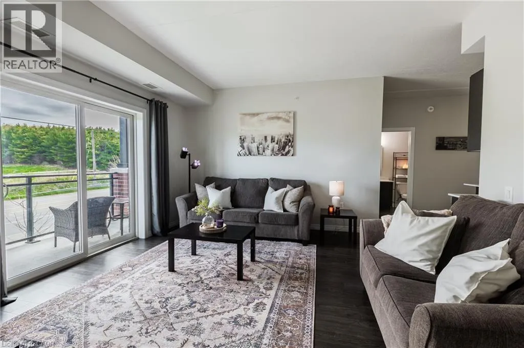35 KINGSBURY Square Unit# 202, #202