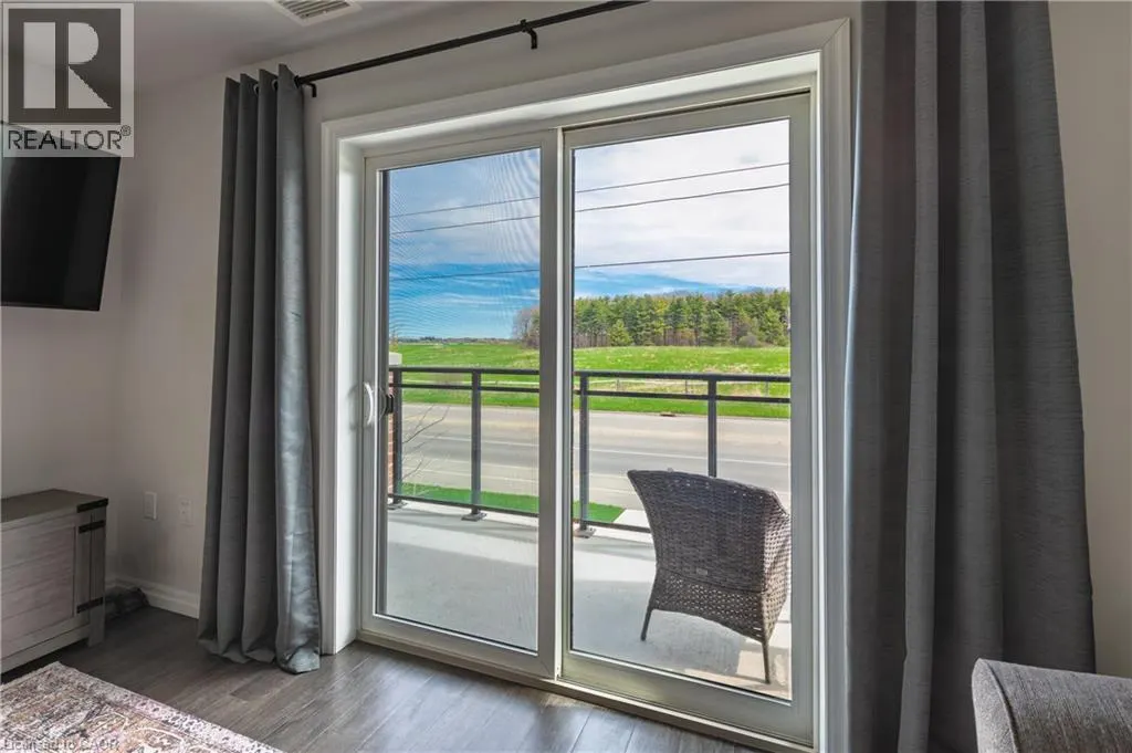 35 KINGSBURY Square Unit# 202, #202