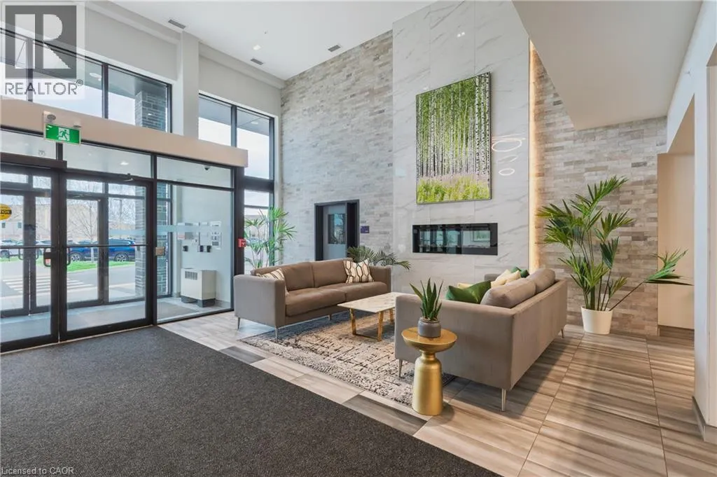 35 KINGSBURY Square Unit# 202, #202