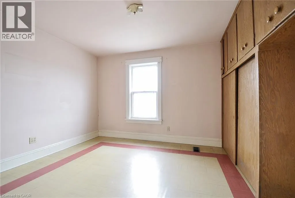 83 SHADE Street