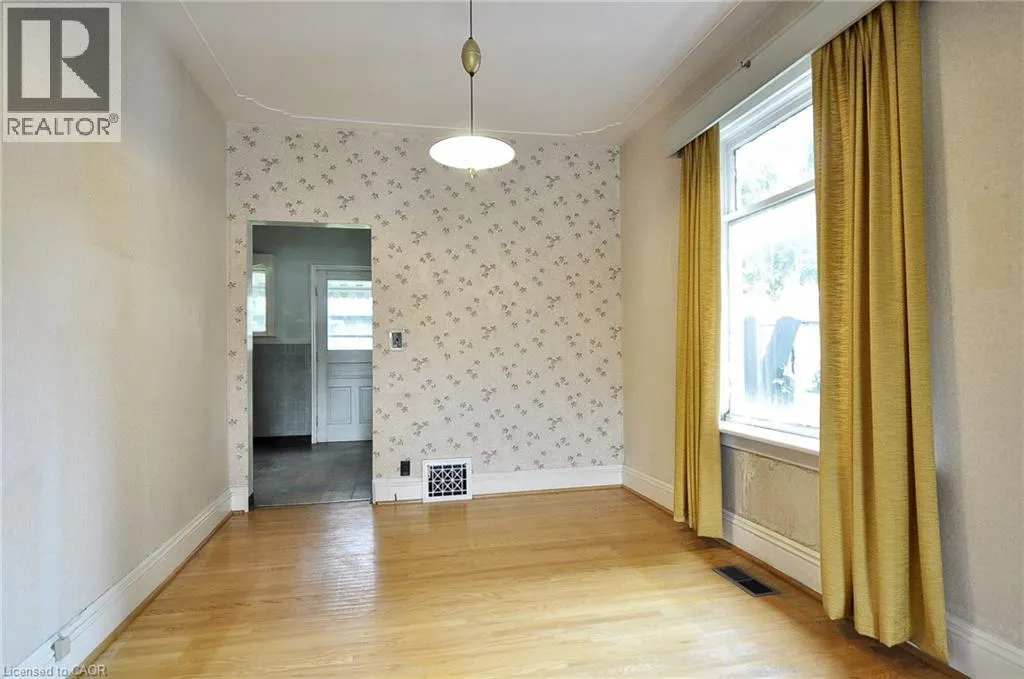 83 SHADE Street