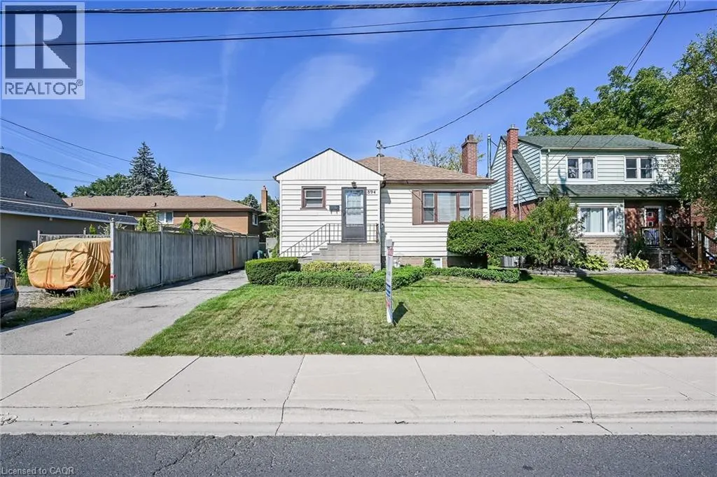 894 GARTH Street