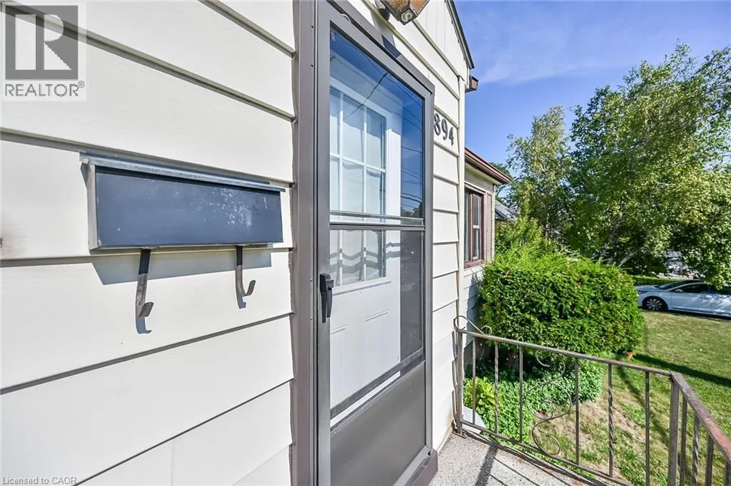 894 GARTH Street
