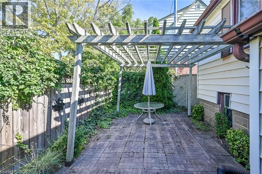 894 GARTH Street