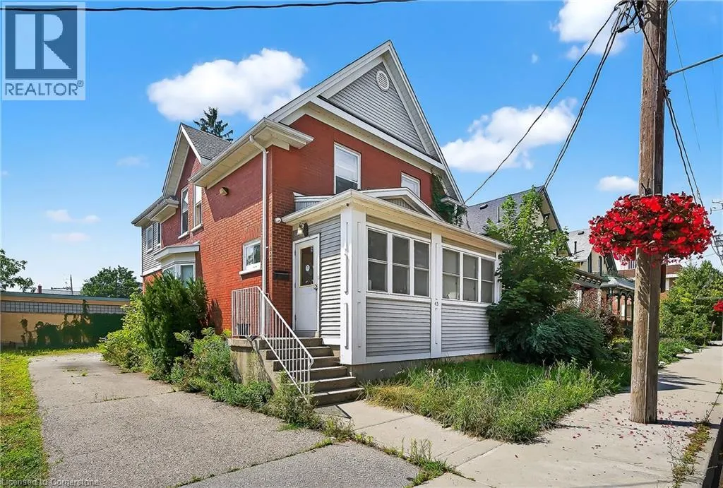 43 DUPONT Street E